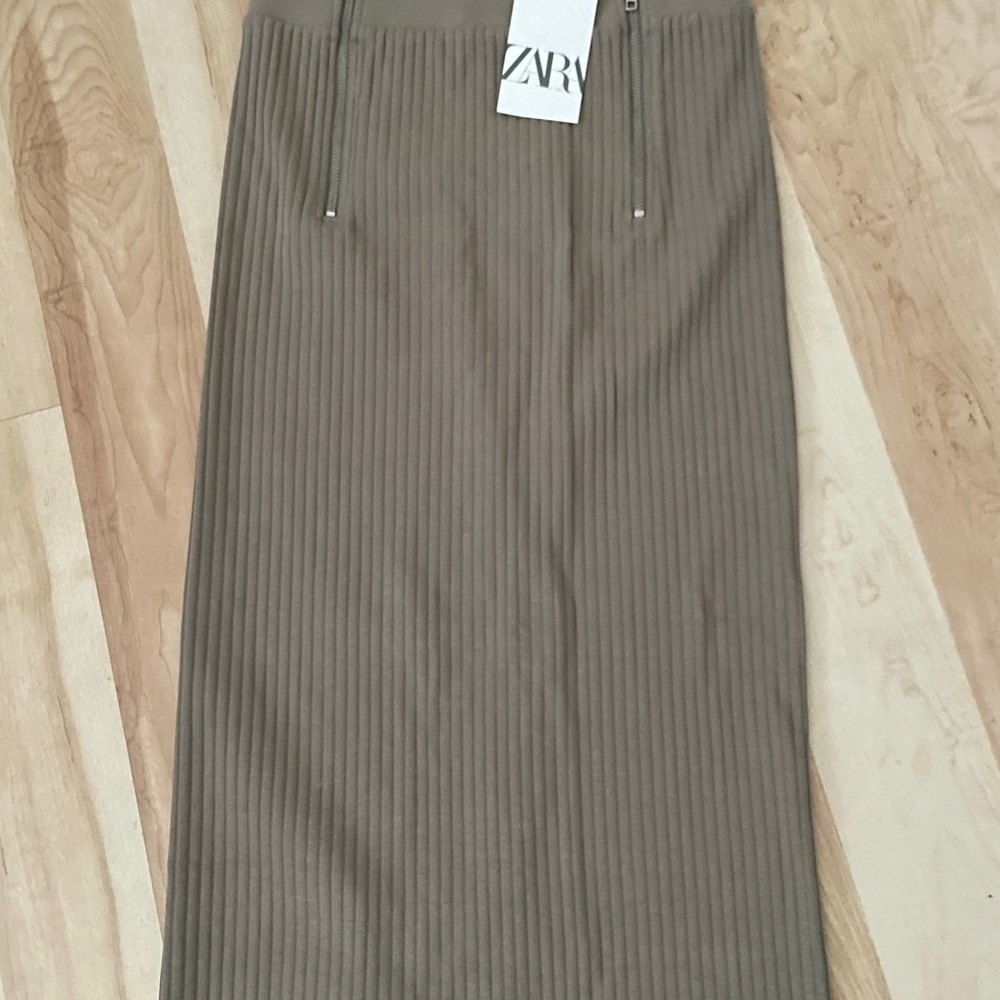 Zara Midi ribbed skirt, S, New with tag